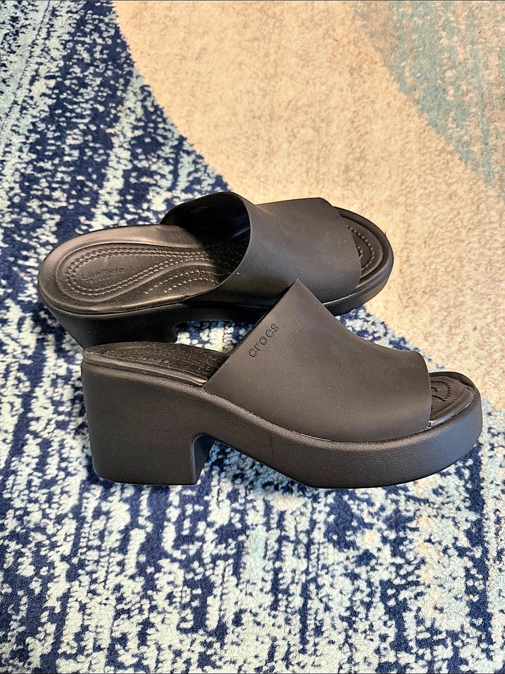 Crocs Brooklyn Low Wedge Black Platform Mules US 8 Like New Heels